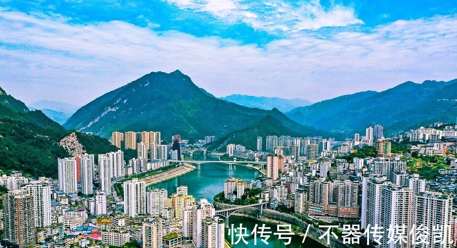 灯饰|彭水：一年四季美如画 两江四岸起风景