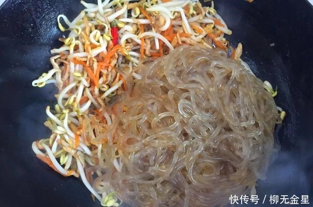 红薯粉条|豆芽炒粉条想要做得好吃,多加一步操作,豆芽鲜脆粉条爽滑太过瘾