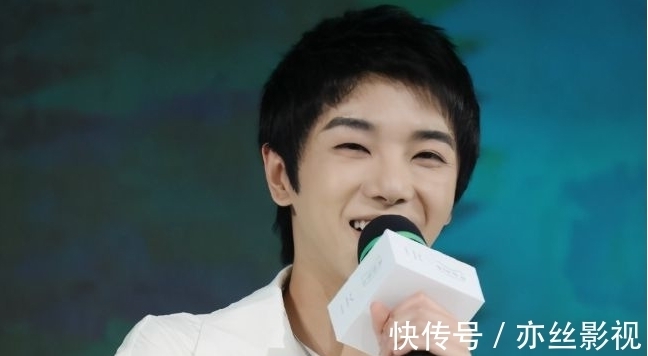 謝霆鋒與華晨宇通過(guò)《百姓的味道》一見(jiàn)如故，有空就約飯，買(mǎi)單的時(shí)候他暴露了本性！