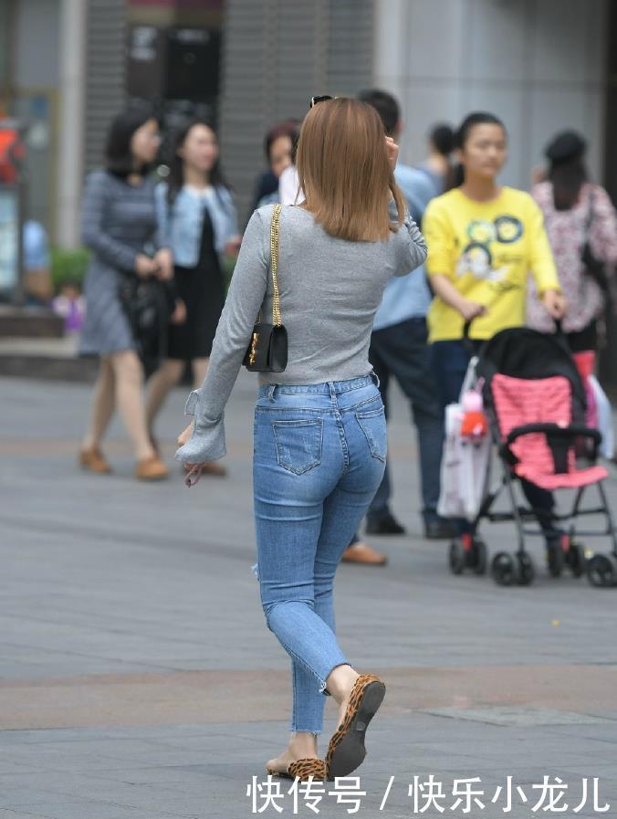 时兴|很喜欢这种美女的穿搭!这种美真的很难控制,完美展现性感的一面