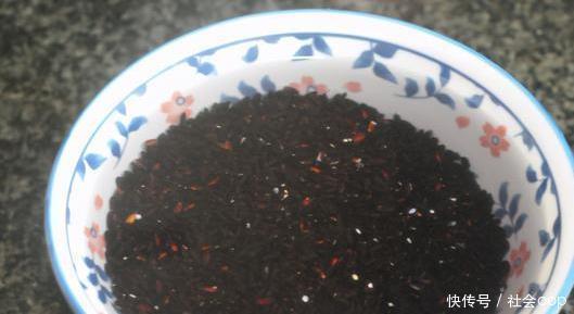 早餐饼|冬天多吃黑米补血比红枣强,蒸一蒸就上桌,细腻好消化,孩子最爱