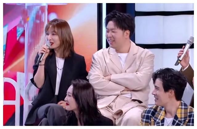 张雨绮主持《快本》聒噪不已，多次打断嘉宾说话，何炅都圆不了场