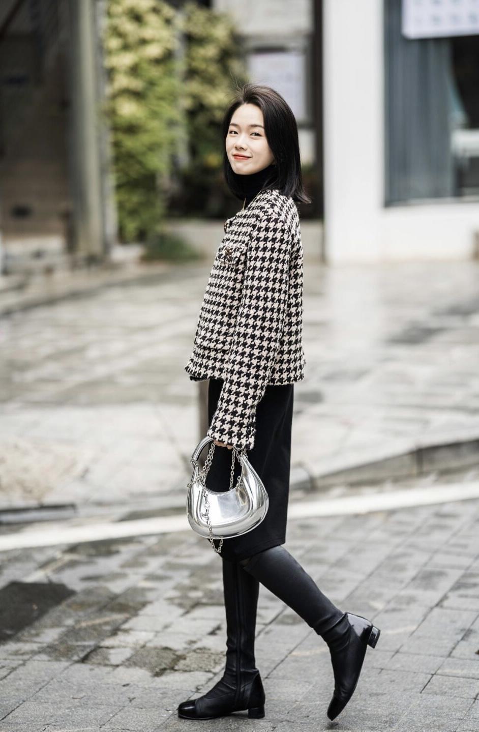 搭配 “小香风外套”才是冬季穿搭的yyds,优雅知性又干练,谁穿谁美