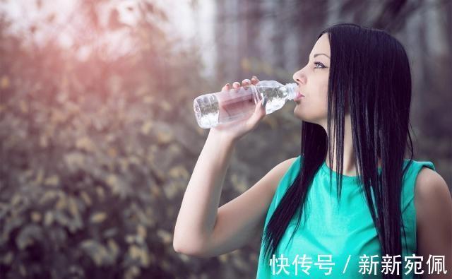 多喝水|想在一个月之内瘦10斤除了多喝水，还要做好这三点，减肥很简单