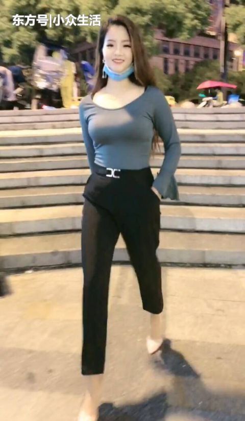 阔腿|街拍微胖妹子就该穿这样的阔腿裤,美范十足