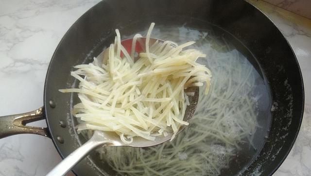 包子馅|儿子最喜欢这个包子馅,煎的比蒸的还好吃,我家每周必吃