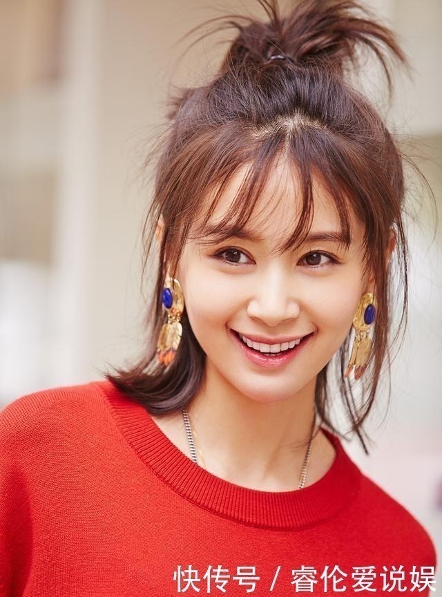 扎丸子头 女人别再披头散发了,很显老!今年流行这5款发型,时髦有气质