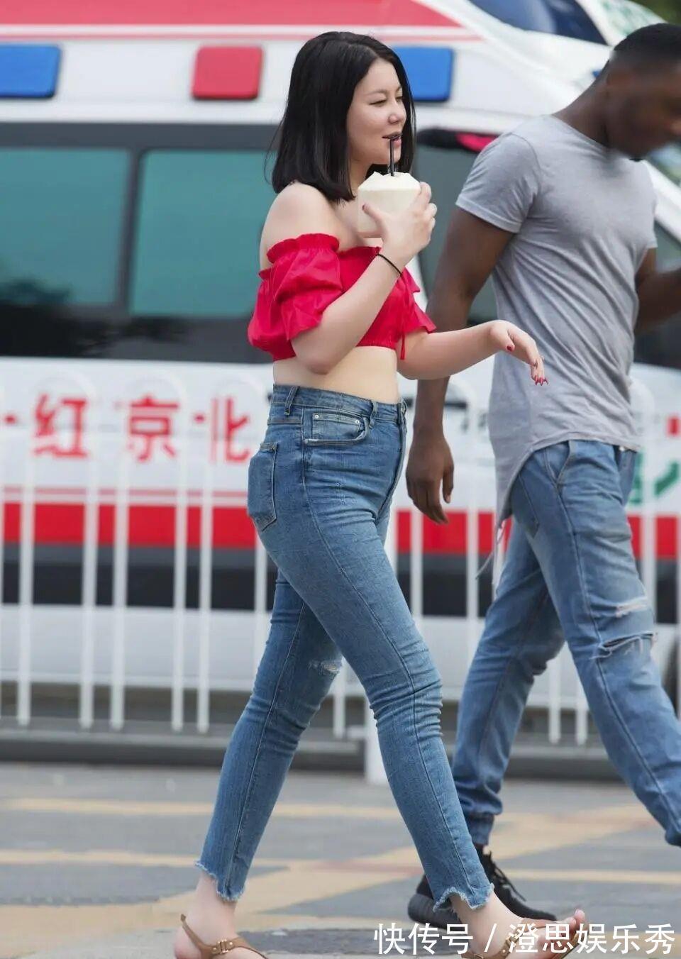 喇叭裤|“烂大街”的牛仔裤,只要你稍加搭配,同样呈现意想不到的惊艳!