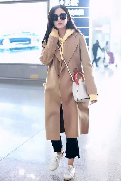 小姐姐|这样巧妙穿卫衣，让你的秋冬搭配，亮眼又有个性