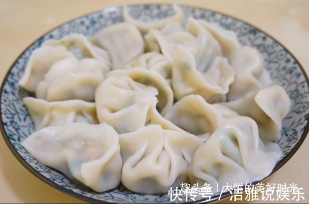 秋季用此菜包饺子，比肉馅鲜美，出锅50个不够吃，隔两天吃一次