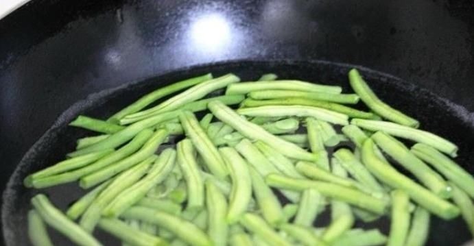 必须要焯水的四类蔬菜，为了家人的健康，不妨抓紧时间了解一下