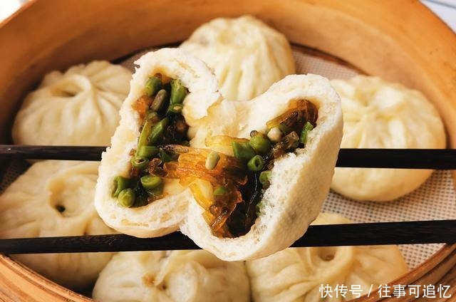 豆角别再炒着吃了,加些粉条蒸成大包子,全家都爱吃,太香了!