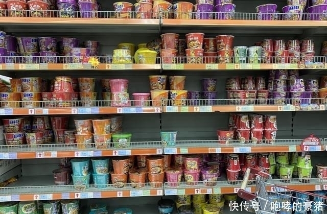 吃不饱|方便面的面饼上,设有这个“小套路”,程序员难怪总是吃不饱