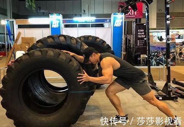 健身|泰国“最帅和尚”还俗,出家4年每天都不忘健身,还俗后成为模特