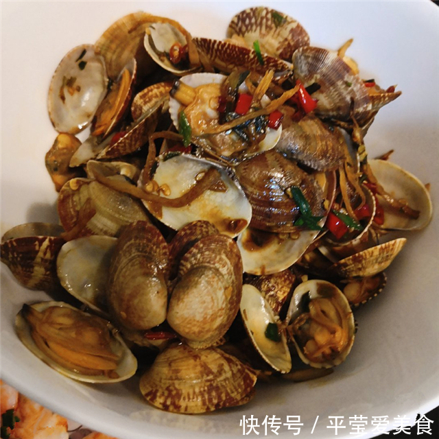 大黄鱼|同事来家里蹭饭,婆婆下厨招待,一桌菜体面又周到,觉得怎么样