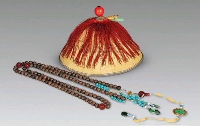 朝珠|清代官员脖子上挂的“朝珠”,并不是为了好看,而是身份的象征