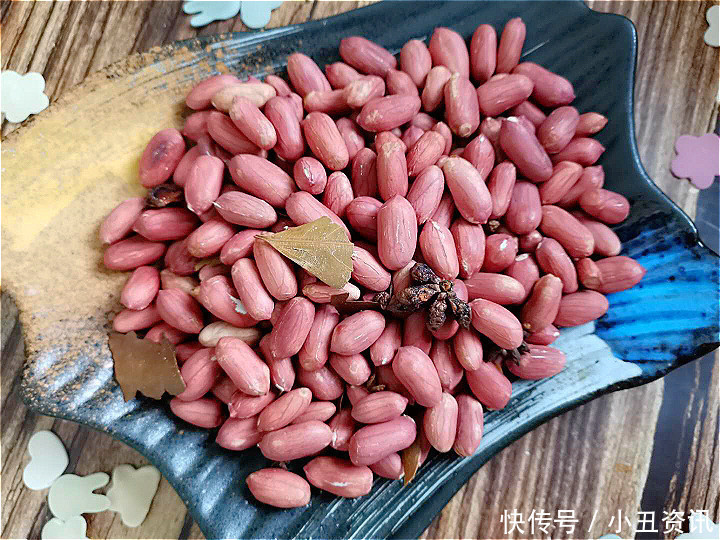 还在吃炸花生米太油腻,不健康,新做法更香更脆,10天不回潮