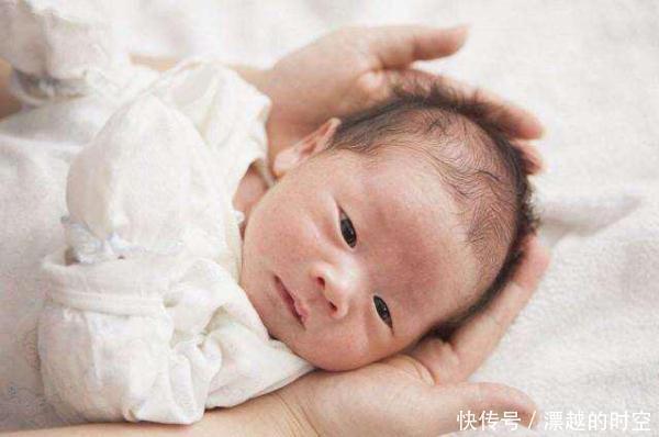 新生儿|新生儿有这4个特征,长大后会很聪明,智商明显“高人一等”
