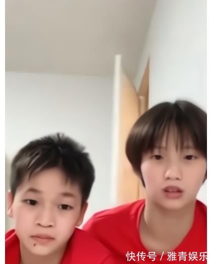 调皮捣蛋全红婵!红姐“使坏”被张家齐发现,小姐姐“训斥”红姐