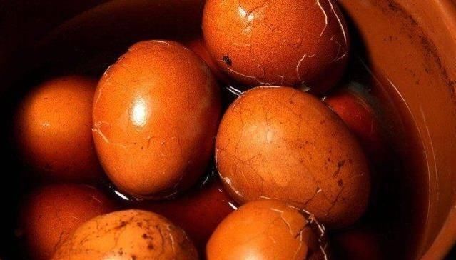 食用盐|为什么你煮的茶叶蛋不好吃？70岁奶奶教你一招，香气扑鼻还入味