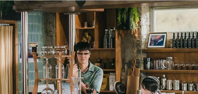 回看《海岸村恰恰恰》的多个配角,浓浓的人情味下引发共鸣