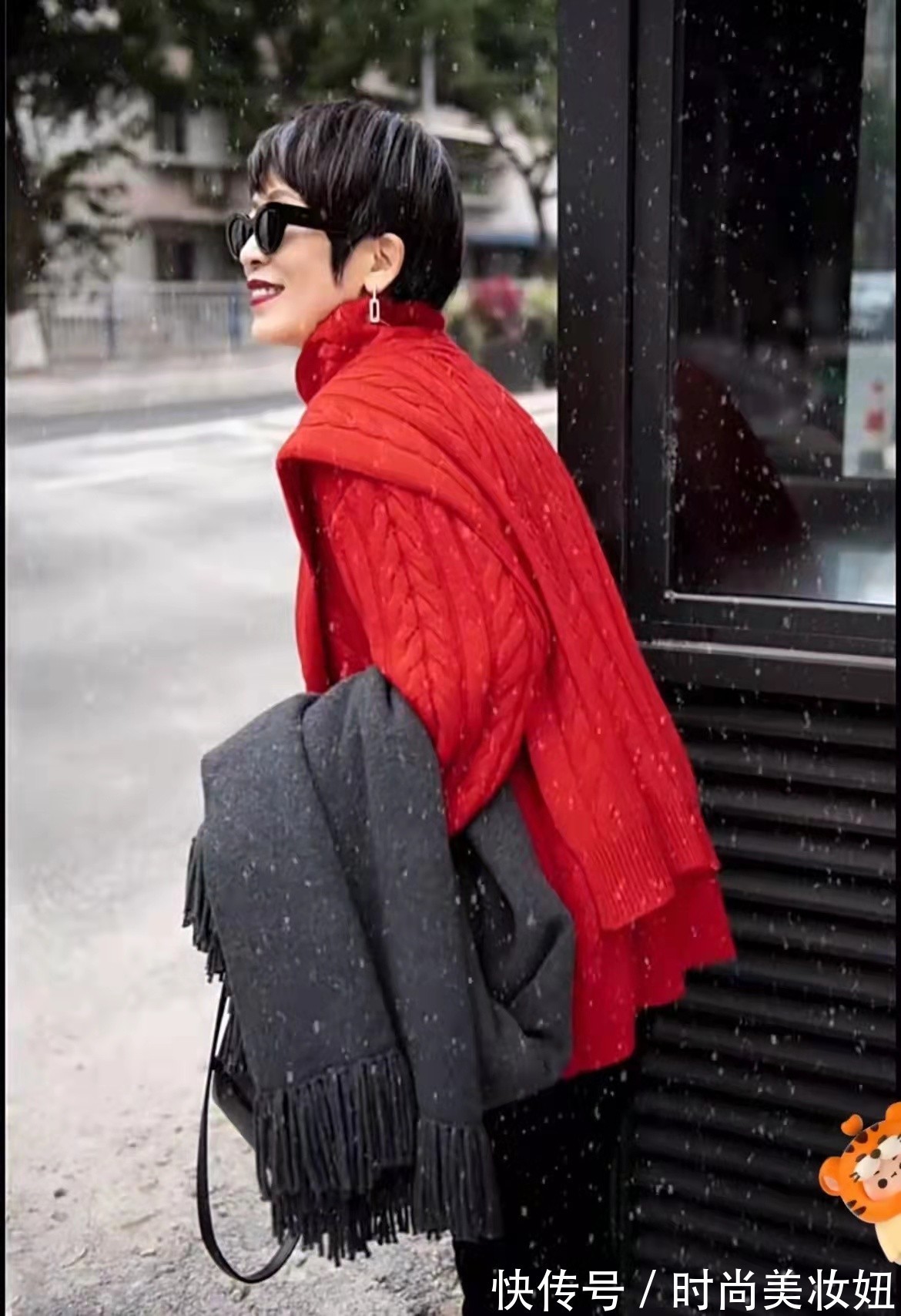 内衬 真正有气质的女人老了也很美,她靠穿搭赢得体面,高级大气