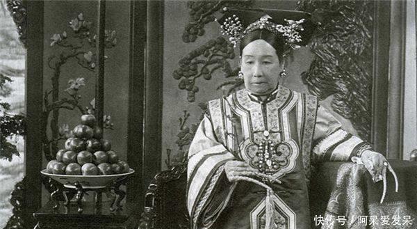 袜子|看了慈禧穿的袜子，上厕所用的纸，难怪大清毁在她手上！