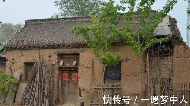 祖辈&古语:“人过五代另起坟,房过三代必走人”,啥意思?有道理吗?