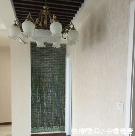 婆婆|婆婆在飘窗打了一圈柜子, 被我发到业主群里, 群里消息炸了锅!