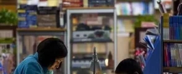 补课|宝妈发现儿子刷牙一动不动,十分钟还没刷完,走近后却忍不住泪目