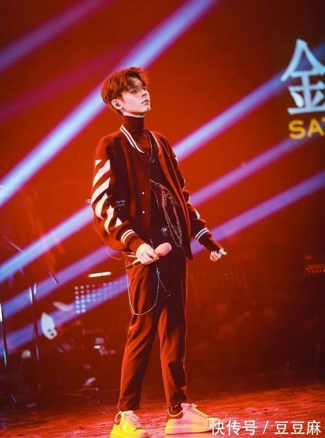 《歌手》剛開(kāi)播冠軍就已定?國(guó)家隊(duì)干嘛來(lái)欺負(fù)人