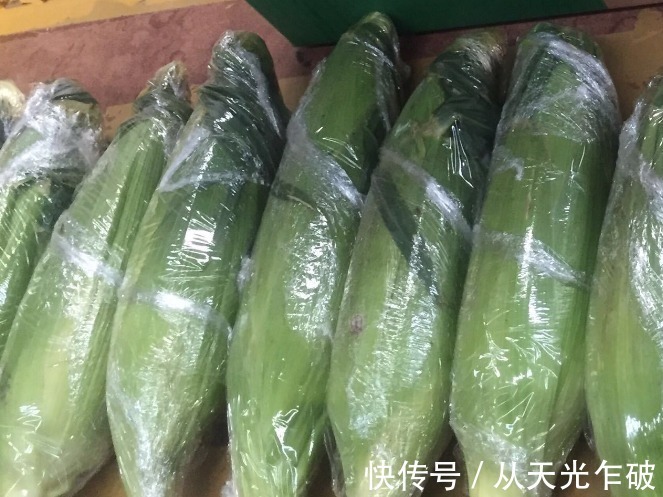 玉米冷冻前要多做2步,放1年也新鲜,煮熟后软糯香甜,营养不流失
