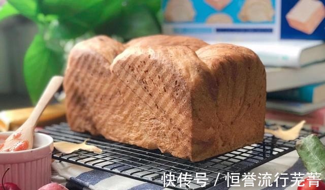 吐司不用再买了，看完这4个问题，小白在家也能轻松做面包！