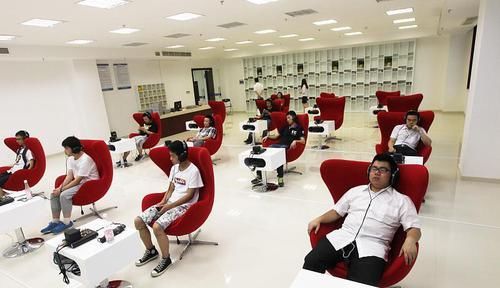  东西|睡前觉得饿，要不要吃东西？教你4个方法来应对