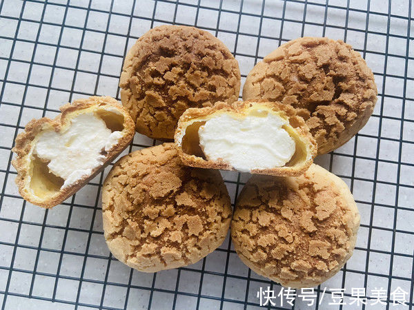 酥皮奶油泡芙的家常做法，简单快捷又好吃