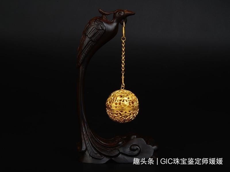 钻石 从古至今都有璀璨星际首饰，个性设计诉尽浪漫情怀，凸显自然魅力