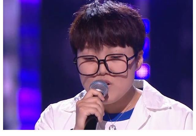 王靖雯|300万网红参加《好声音》，李克勤为她转身，那英的点评却带着刺