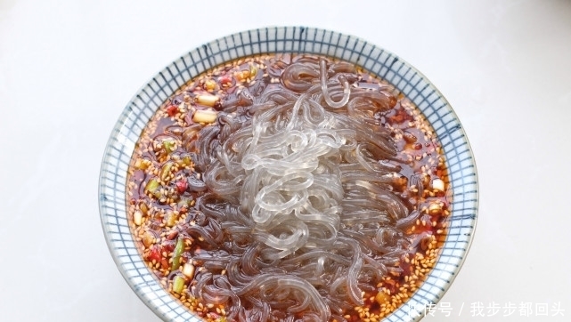 教你自己在家就能制作酸辣粉,吃起来很过瘾