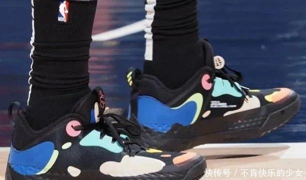 球星上脚｜巴特勒上脚新配色！塔图姆这双骚气！