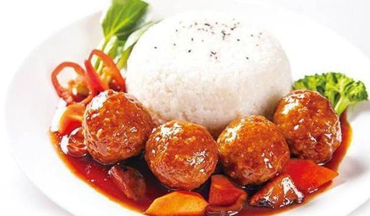 美食精选:茄汁肉丸盖浇饭,醋熘黄鱼,泡椒蒸鱼头,干锅肥肠做法