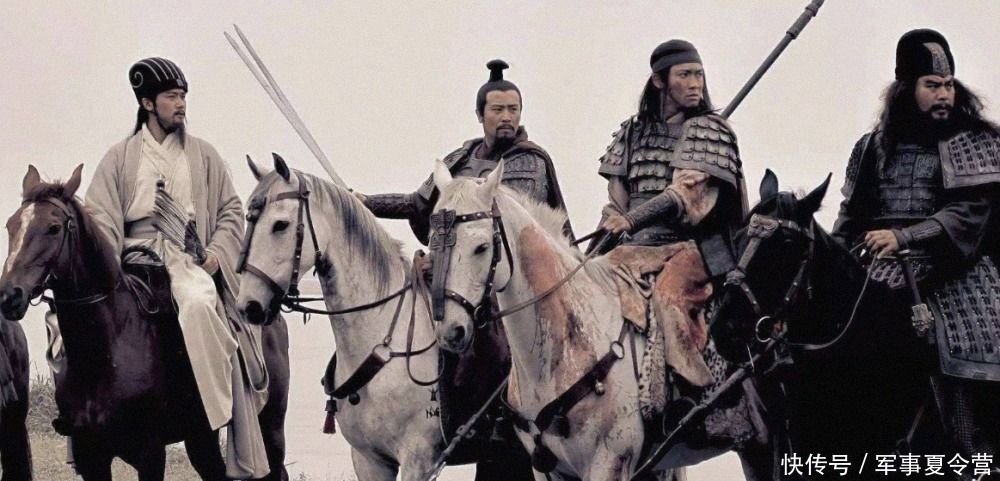 三国|三国打成一锅粥，为何没外族入侵？你看是谁在镇守边疆