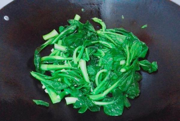 两小口的家常菜,每天不重样,虽然简单,但很幸福、很知足!