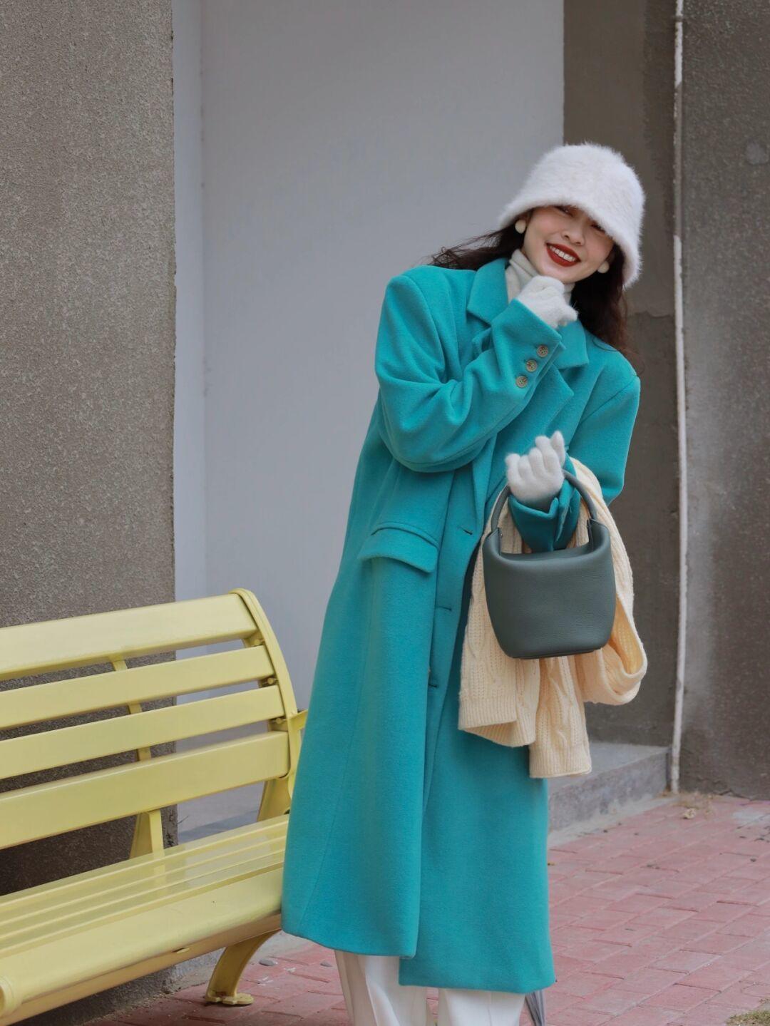 减龄感 普通人怎么把“大衣”穿出高级感?看看这些博主的搭配,优雅精致
