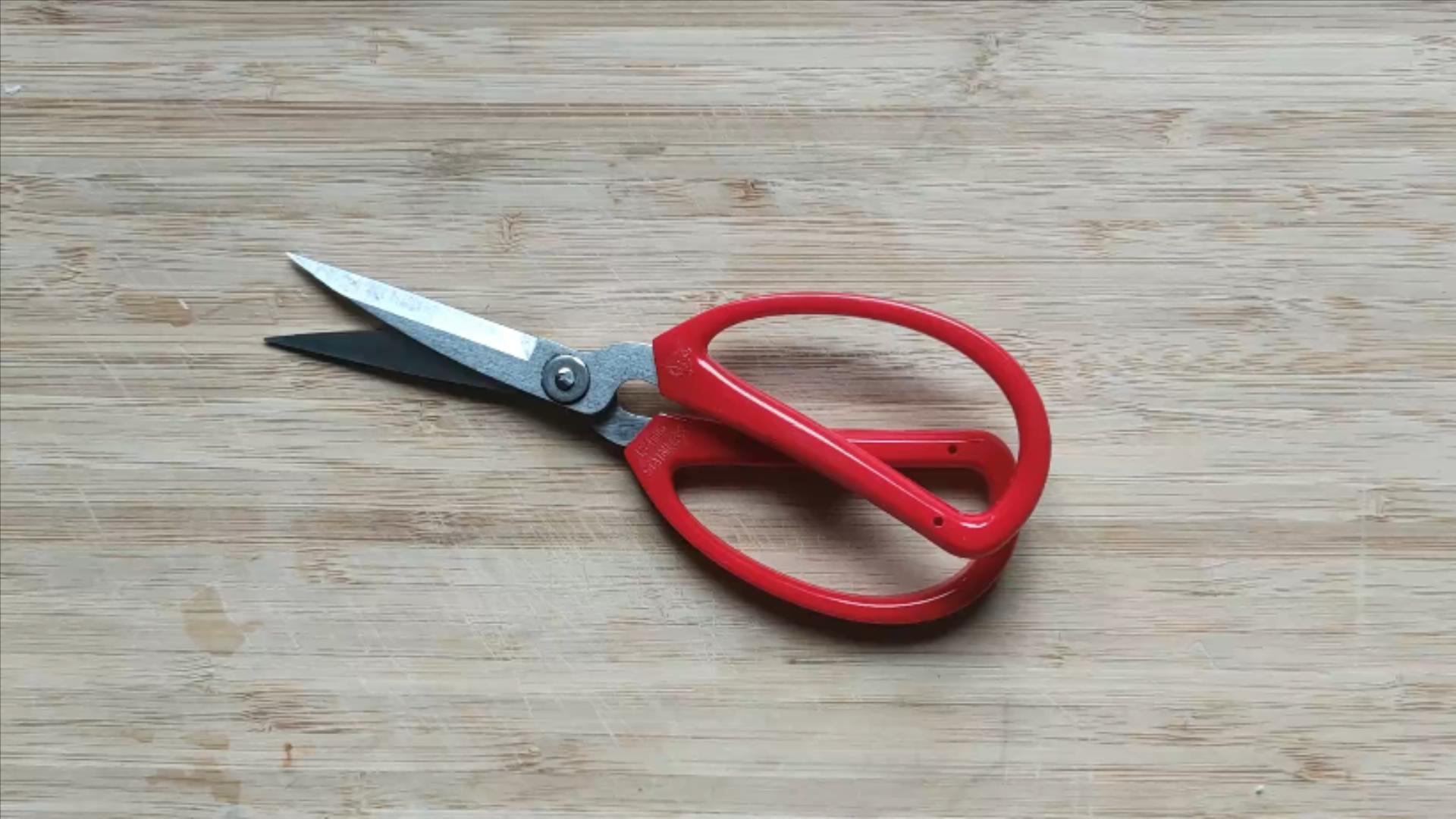 不管剪刀有多钝,学会一招,立马锋利如新,剪棉花非常轻松简单