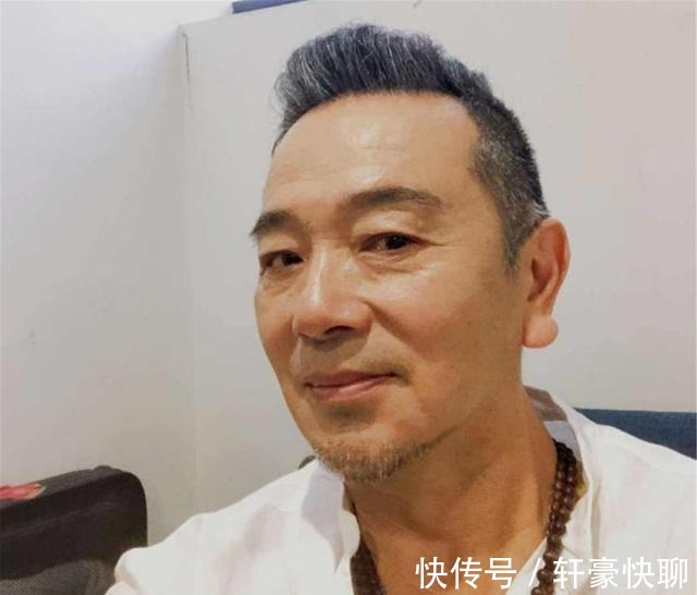 做试管婴儿|为了娶她，著名演员张晨光，连送4年玫瑰，为生子做试管婴儿