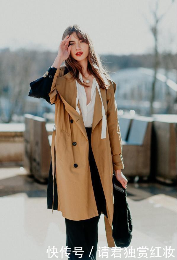 今秋“卡其色+风衣”被穿火了,经典时髦还高级,太适合中年女性