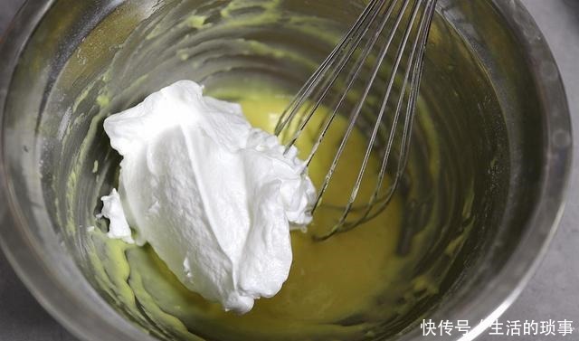  不用烤箱不用电饭煲，随便一口锅，蛋糕蒸出来，无油少糖不上火