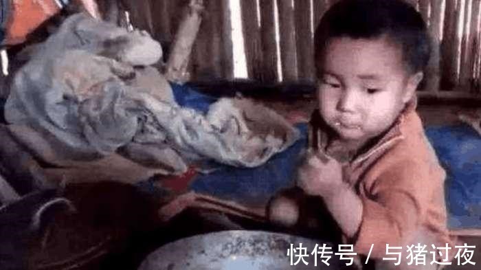 爸爸|6岁孩子一人在家做饭, 爸爸去世妈妈走了, 网友称看不下去了!