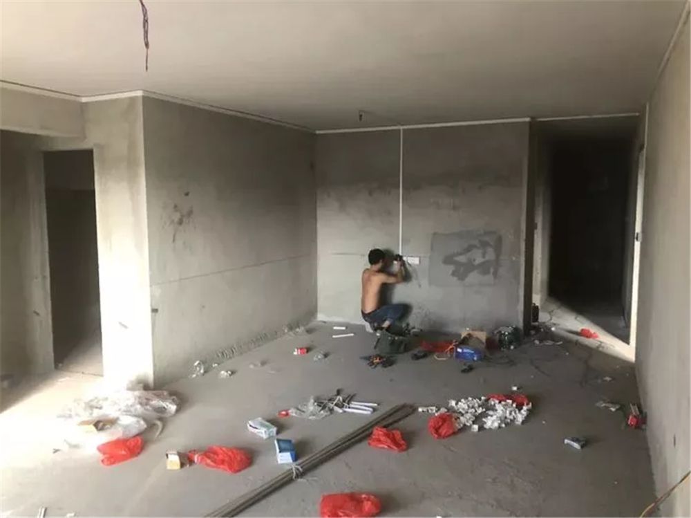 收纳|90后小伙买下毛坯房,不装修直接住,网友:确实是牛啊