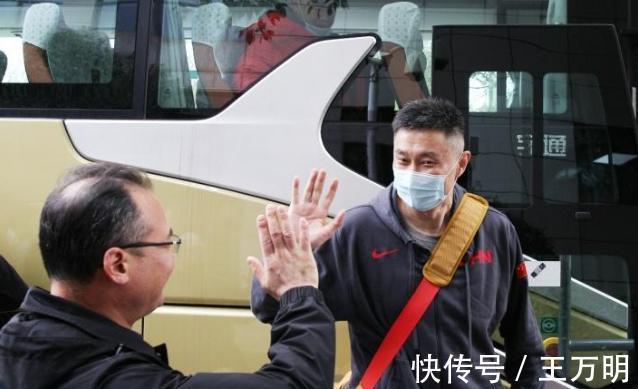 易建联|杜锋确认国家队将更新换代！两老将陆续退出，易建联将完成告别战